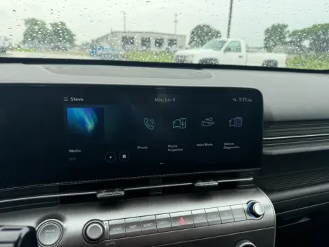More photos of 2024 Hyundai Kona SE at Dorsett Mitsubishi, IN