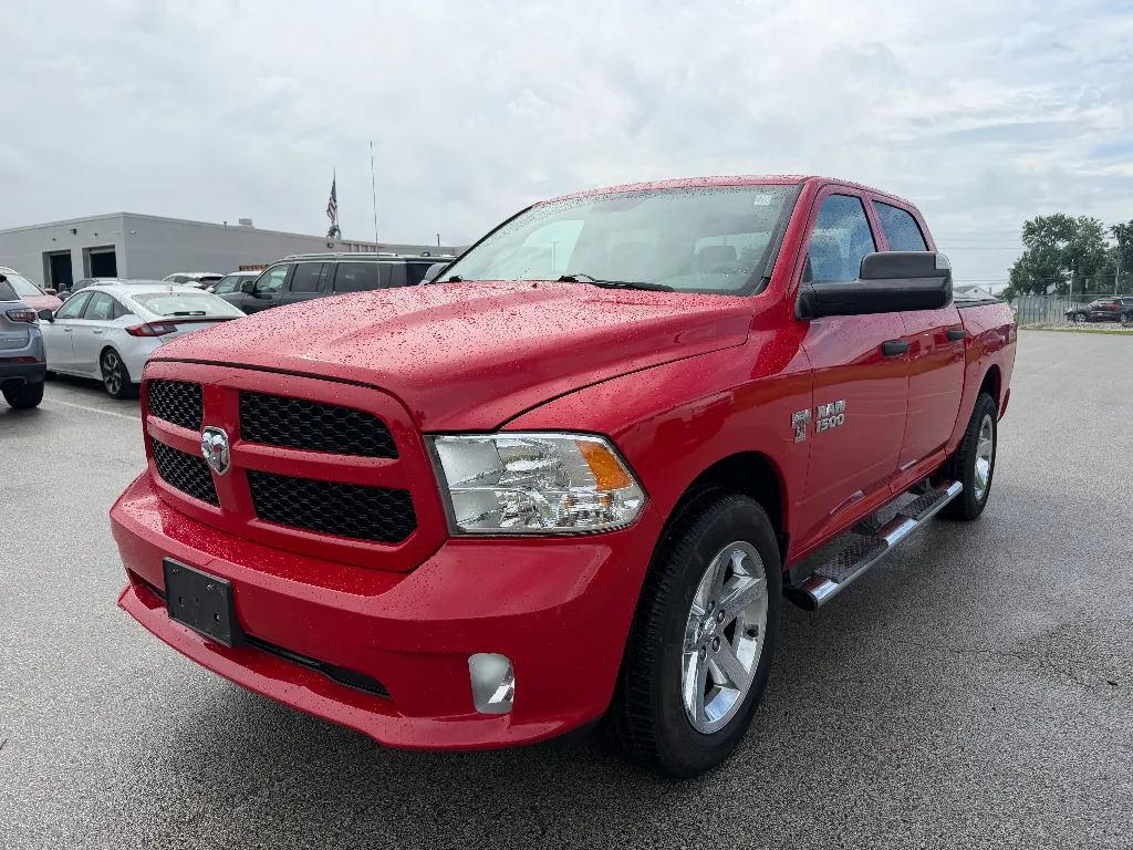 2014 RAM 1500 Express 4x4 Crew Cab's photo