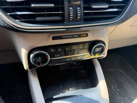 More photos of 2021 Ford Escape SEL at Dorsett Mitsubishi, IN