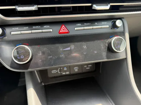 More photos of 2024 Hyundai Sonata SEL at Dorsett Mitsubishi, IN