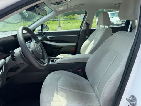 Photos of 2024 Hyundai Sonata SEL for sale in Terre Haute, IN at Dorsett Mitsubishi