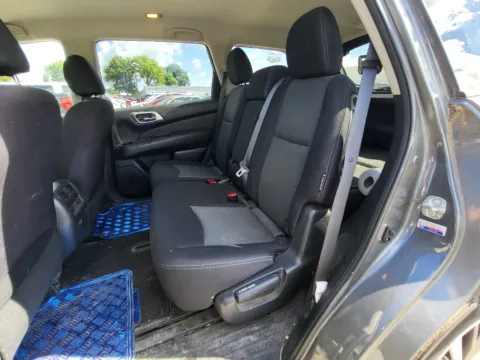 More photos of 2019 Nissan Pathfinder SV at Dorsett Mitsubishi, IN