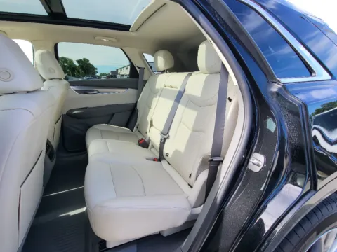 More photos of 2022 Cadillac XT5 AWD Premium Luxury at Dorsett Mitsubishi, IN
