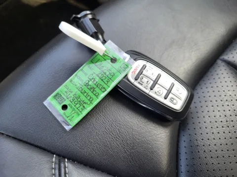 More photos of 2023 Chrysler Pacifica Touring L at Dorsett Mitsubishi, IN