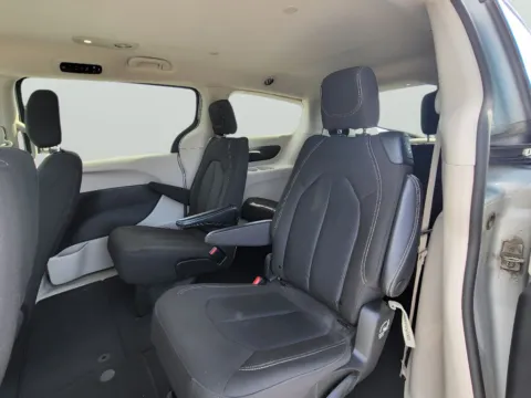 More photos of 2023 Chrysler Voyager LX at Dorsett Mitsubishi, IN