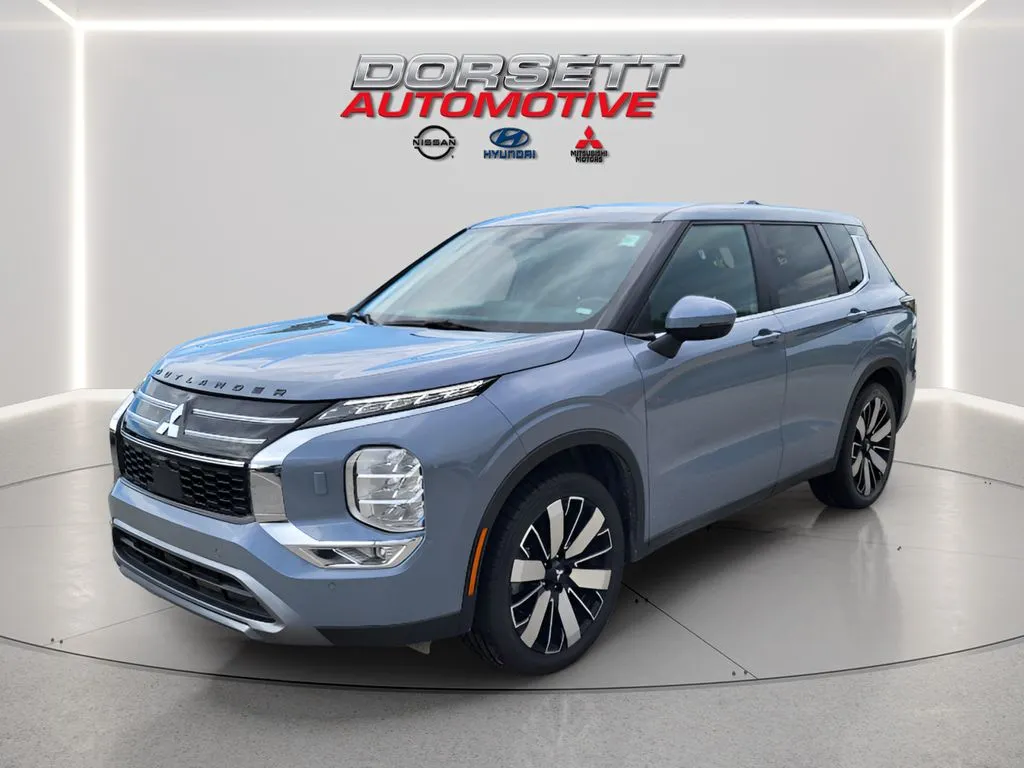 Gray 2025 Mitsubishi Outlander SE for sale in Terre Haute, IN