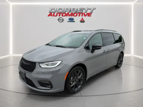 Gray 2025 Chrysler Pacifica Limited for sale in Terre Haute, IN