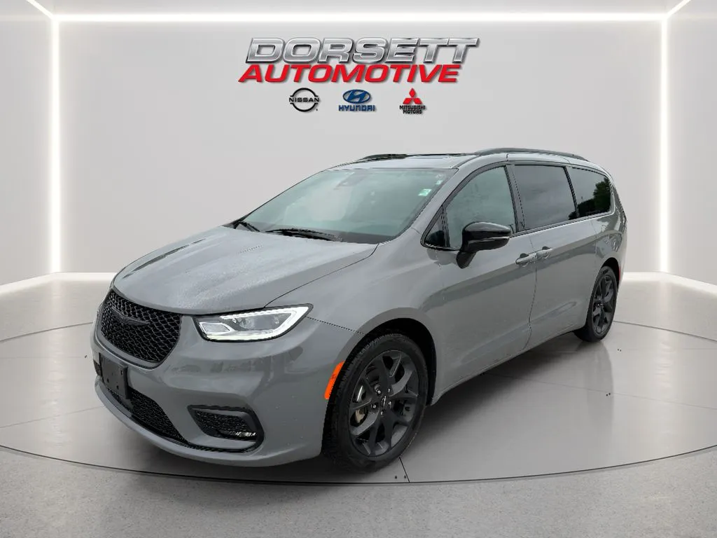 Gray 2025 Chrysler Pacifica Limited for sale in Terre Haute, IN