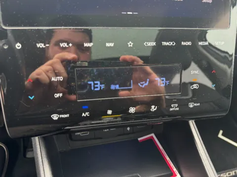 More photos of 2023 Hyundai Tucson Limited at Dorsett Mitsubishi, IN