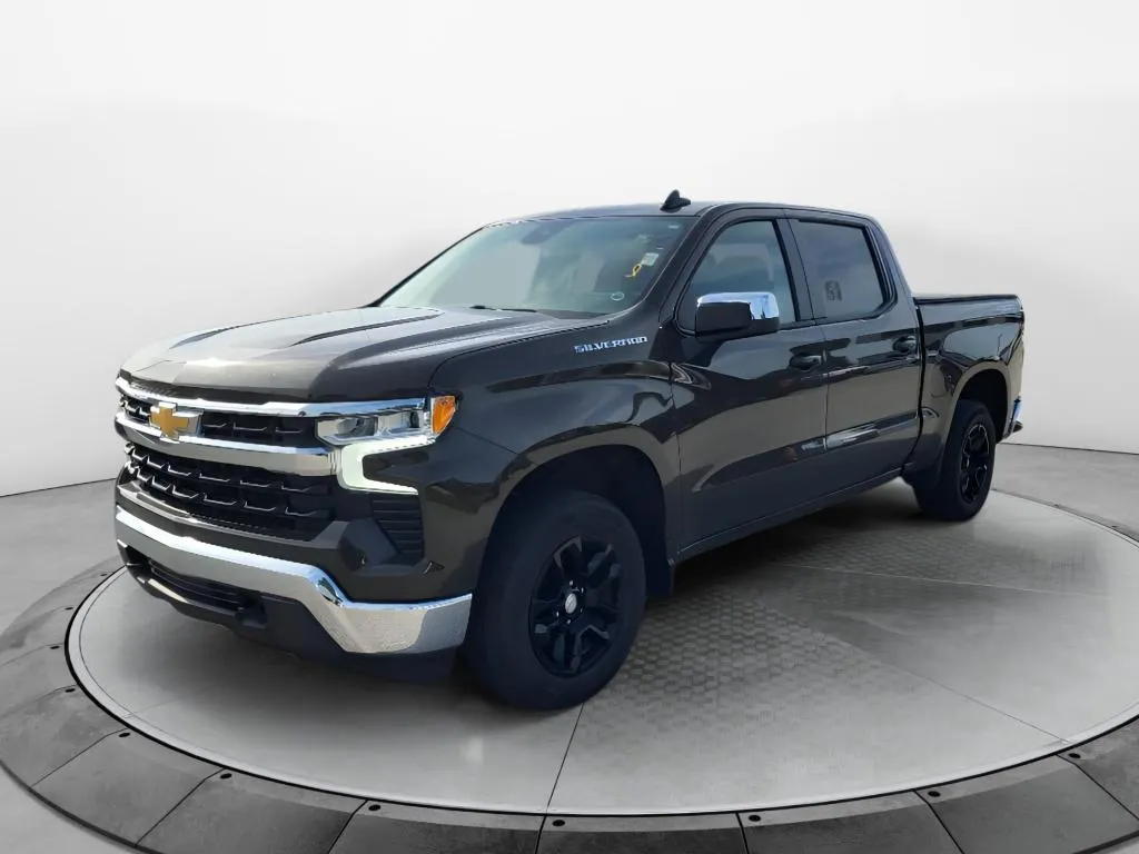 Green 2023 Chevrolet Silverado 1500 LT for sale in Terre Haute, IN