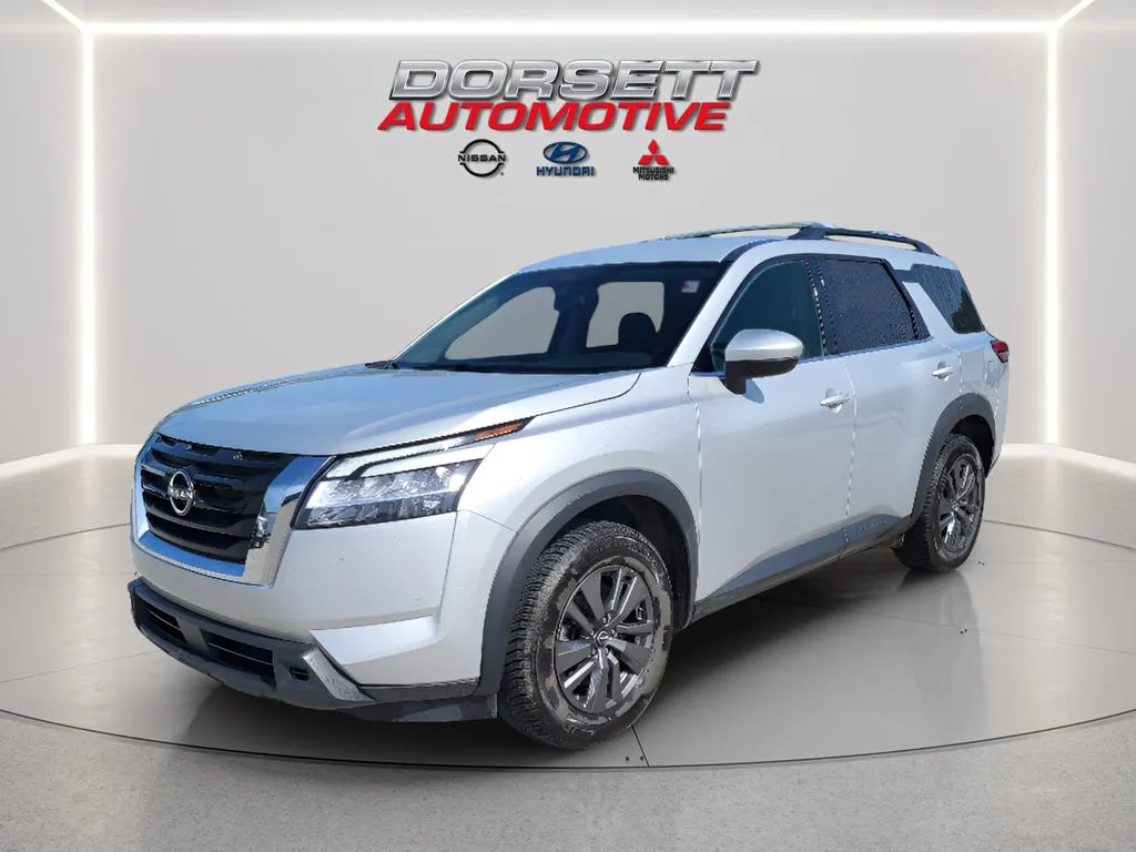 Silver 2022 Nissan Pathfinder SV for sale in Terre Haute, IN