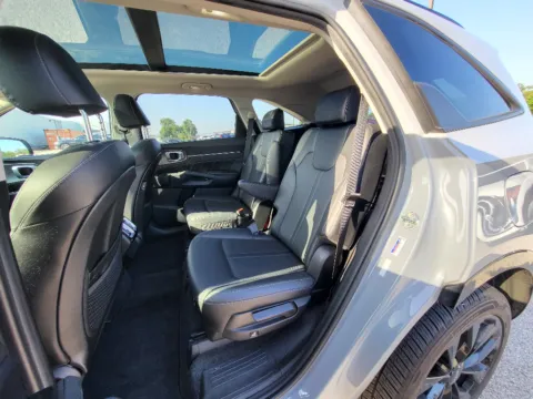 More photos of 2023 Kia Sorento SX at Dorsett Mitsubishi, IN