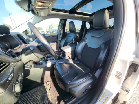 Another view of 2019 Jeep Cherokee Latitude Plus for sale in Terre Haute, IN at Dorsett Mitsubishi
