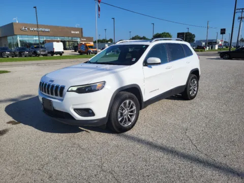 White 2019 Jeep Cherokee Latitude Plus for sale in Terre Haute, IN