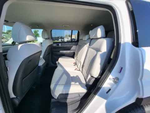 More photos of 2025 Hyundai Santa Fe SEL at Dorsett Mitsubishi, IN