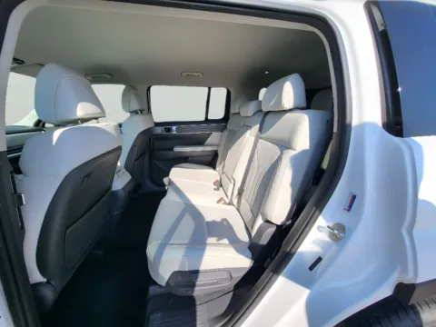 More photos of 2025 Hyundai Santa Fe SEL at Dorsett Mitsubishi, IN