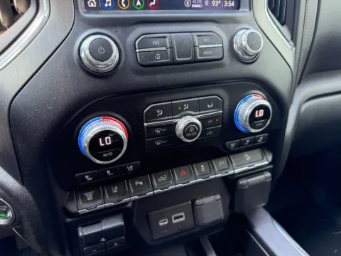 More photos of 2022 GMC Sierra 2500 Denali at Dorsett Mitsubishi, IN