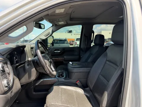 More photos of 2022 GMC Sierra 2500 Denali at Dorsett Mitsubishi, IN