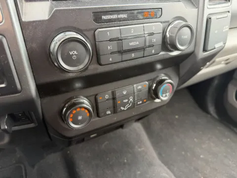 More photos of 2021 Ford F-250 Super Duty XLT at Dorsett Mitsubishi, IN