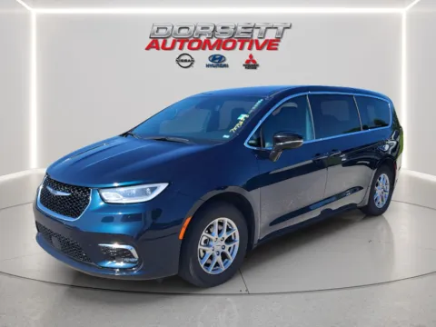 Blue 2025 Chrysler Pacifica Select for sale in Terre Haute, IN