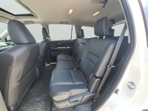 More photos of 2022 Honda Pilot Special Edition at Dorsett Mitsubishi, IN