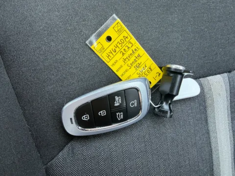 More photos of 2023 Hyundai Sonata SEL at Dorsett Mitsubishi, IN