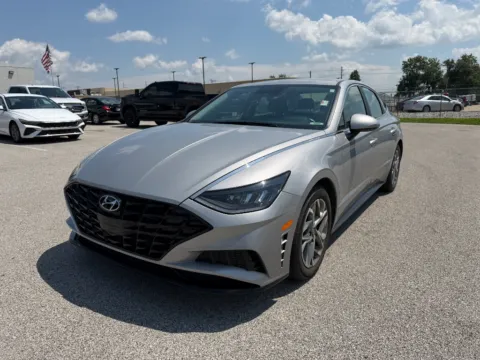 Silver 2023 Hyundai Sonata SEL for sale in Terre Haute, IN