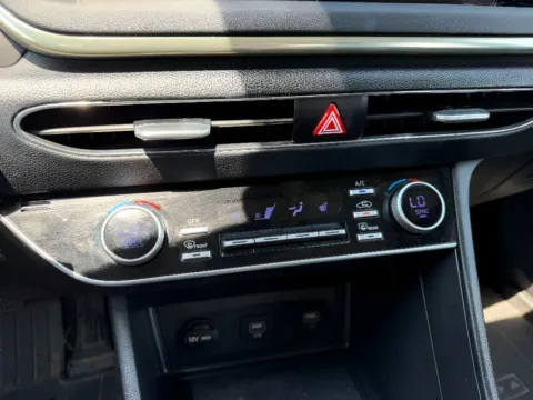 More photos of 2023 Hyundai Sonata SEL at Dorsett Mitsubishi, IN