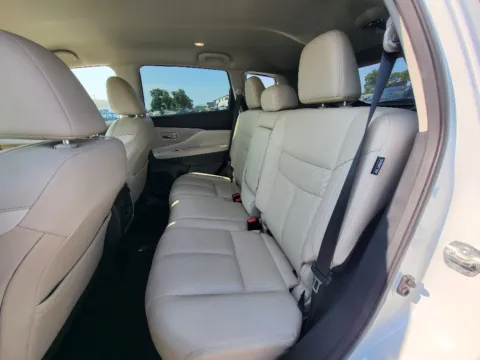 More photos of 2022 Nissan Murano SL at Dorsett Mitsubishi, IN