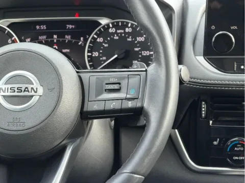 More photos of 2021 Nissan Rogue SL at Dorsett Mitsubishi, IN