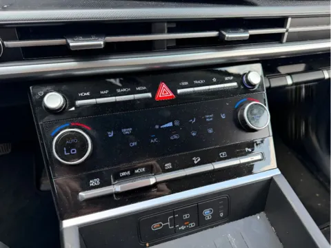 More photos of 2025 Hyundai Santa Fe Hybrid SEL at Dorsett Mitsubishi, IN