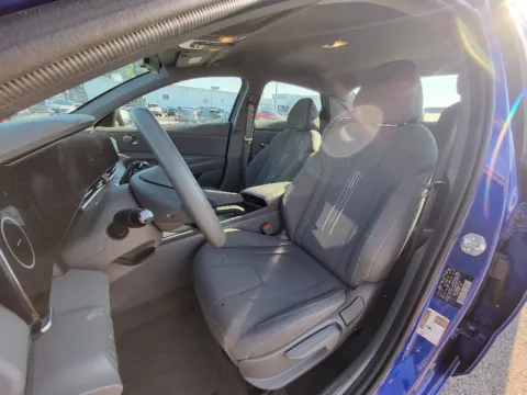 Another view of 2024 Hyundai Elantra SEL for sale in Terre Haute, IN at Dorsett Mitsubishi