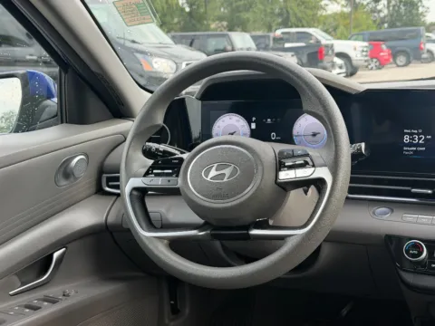 More photos of 2024 Hyundai Elantra SEL at Dorsett Mitsubishi, IN