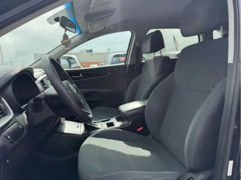 More photos of 2017 Kia Sorento LX at Dorsett Mitsubishi, IN