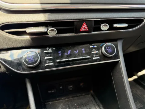 More photos of 2021 Hyundai Sonata Limited at Dorsett Mitsubishi, IN
