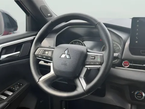 More photos of 2026 Mitsubishi Outlander Ralliart at Dorsett Mitsubishi, IN