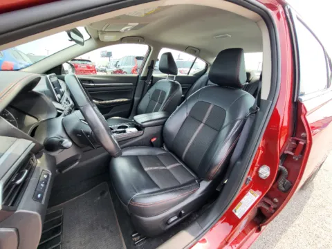 Another view of 2024 Nissan Altima 2.5 SR for sale in Terre Haute, IN at Dorsett Mitsubishi