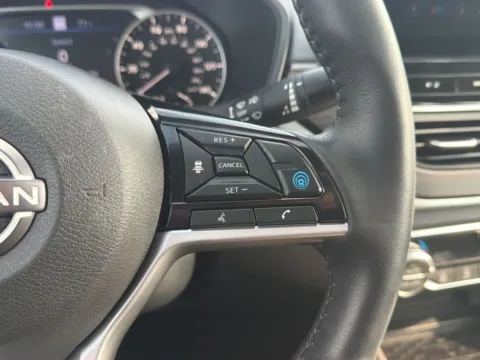 More photos of 2025 Nissan Altima SL at Dorsett Mitsubishi, IN