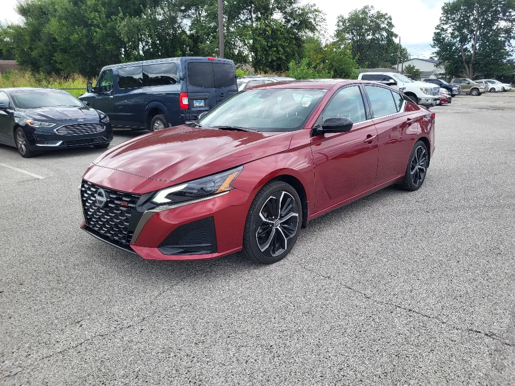Red 2025 Nissan Altima SR for sale in Terre Haute, IN