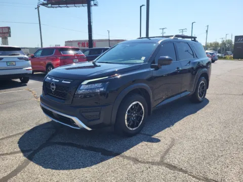 Black 2023 Nissan Pathfinder Rock Creek for sale in Terre Haute, IN