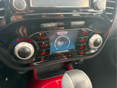 More photos of 2015 Nissan Juke SL at Dorsett Mitsubishi, IN
