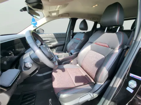 More photos of 2025 Nissan Kicks SR at Dorsett Mitsubishi, IN