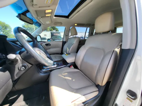 More photos of 2017 Nissan Armada SL at Dorsett Mitsubishi, IN