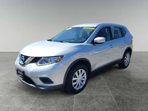 Silver 2015 Nissan Rogue S for sale in Terre Haute, IN