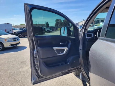 More photos of 2019 Nissan Titan XD SV at Dorsett Mitsubishi, IN