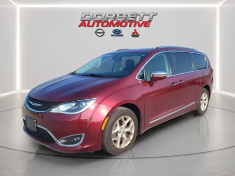 Red 2020 Chrysler Pacifica Limited for sale in Terre Haute, IN