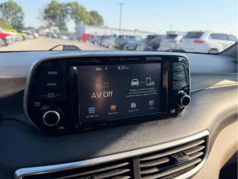 More photos of 2021 Hyundai Tucson Limited at Dorsett Mitsubishi, IN
