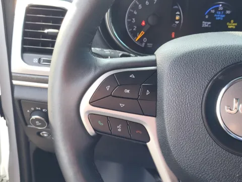 More photos of 2018 Jeep Grand Cherokee Sterling Edition at Dorsett Mitsubishi, IN