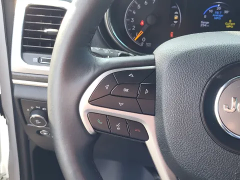 More photos of 2018 Jeep Grand Cherokee Sterling Edition at Dorsett Mitsubishi, IN