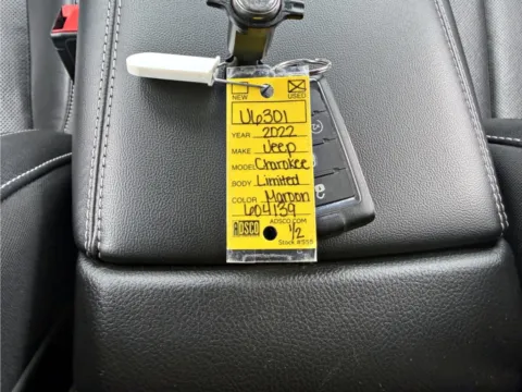 Photos of 2022 Jeep Grand Cherokee Limited for sale in Terre Haute, IN at Dorsett Mitsubishi